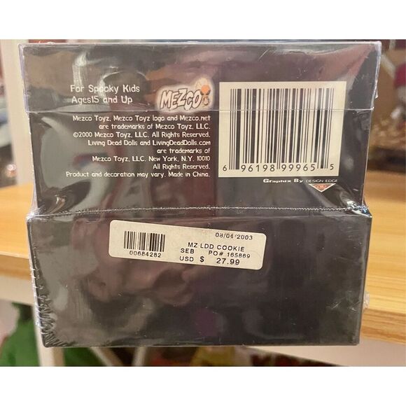 Mezco - Living Dead Dolls Cookie - Spencer Gifts Exclusive Factory Sealed - Picture 9 of 9